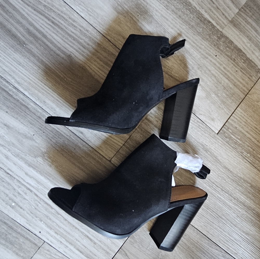 BETANI Women Faux Suede Peep Toe Slingback Block Heel Mule Sz: 7.5 - Black - Picture 8 of 15